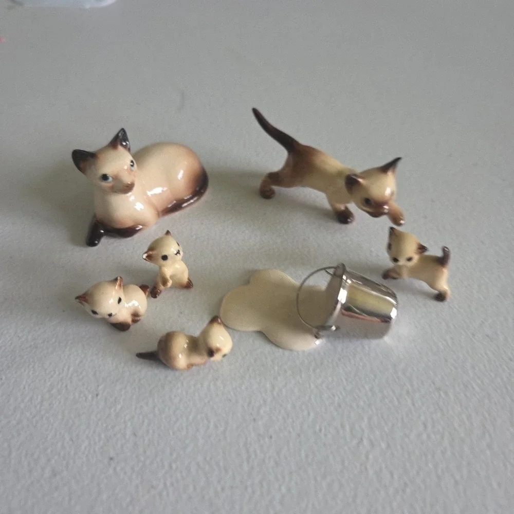 Vintage Hagen Renaker 4 Miniature Siamese Kittens Drinking Milk Mom Dad Family